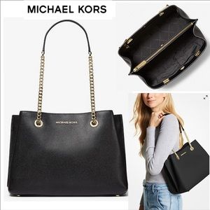 ✨RELISTING MICHAEL MICHAEL KORS Teagan Large Pebbled Leather Shoulder Bag